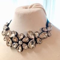 collana con pietre incastonate
