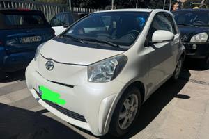 Toyota iq