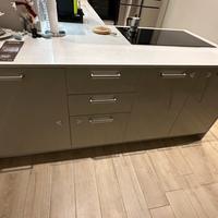 CUCINA LACCATA E DI PREGIO