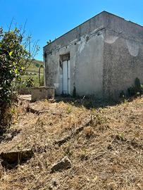Rustico da ristrutturare