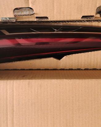 Fanale posteriore LED originale usato 