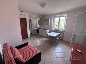 Bilocale con terrazzo