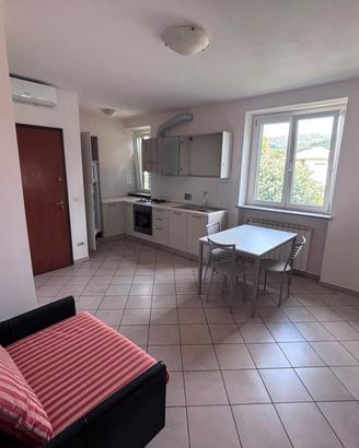Bilocale con terrazzo