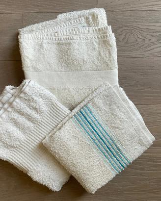 Set tre asciugamani bagno spugna di cotone bianca