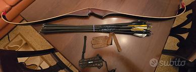 Arco ricurvo Black Bear 