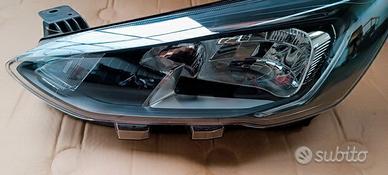 Faro anteriore sinistro Ford Focus
