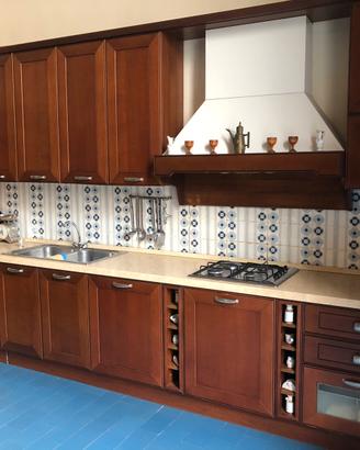 Cucina Gatto  in legno con top metri 5 lineari
