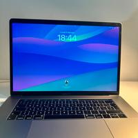 MacBook Pro 15” 2018 i7 6-Core – 16GB – Radeon 4GB