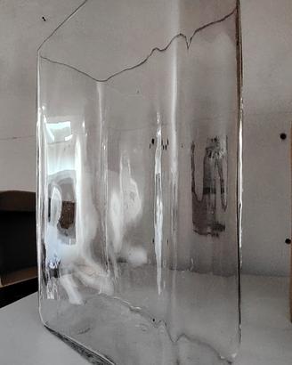 Vaso decorativo in vetro trasparente