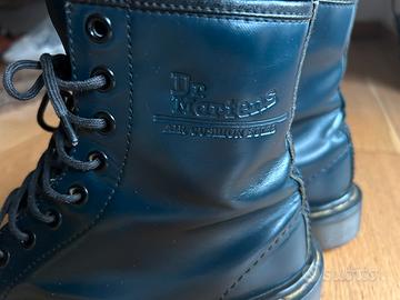 Dr. Martens 38