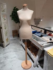 Manichino sartoriale  color ecru