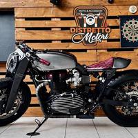 TRIUMPH Bonneville T100 FORTY BY RUSTOM