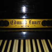 Piano antico verticale austriaco, fine 800 EDMUND