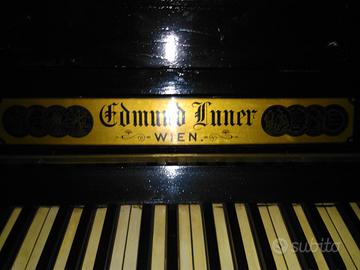 Piano antico verticale austriaco, fine 800 EDMUND