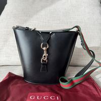 Borsa Gucci Jackie a secchiello pelle nera