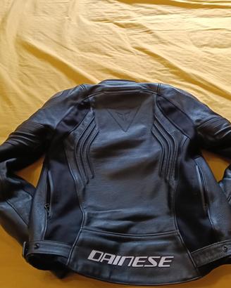 giacca donna  moto Dainese in pelle  traforata 