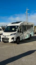 Sunlight V 67S - compatto come un furgonato per 4 