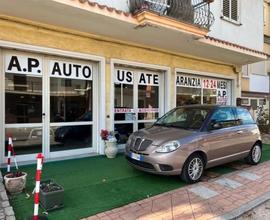 Lancia Ypsilon 1.2 69 CV Unyca