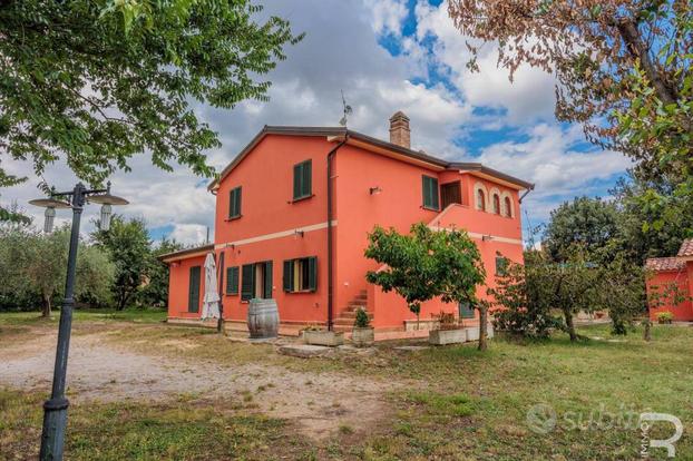 Agriturismo ben curato con piscina