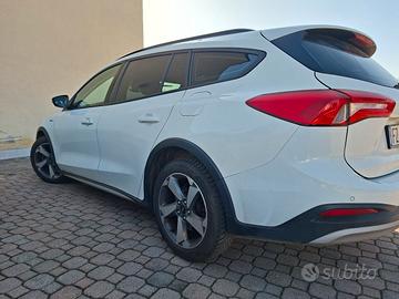 Ford Focus 1.5 ecobost Active  Copilot automatica