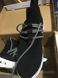 Scarpe sportive nere alte nr.39