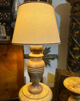 lampada in marmo rosa da tavolo