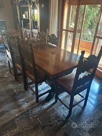 Tavolo con 6 sedie,libreria,credenza in legno