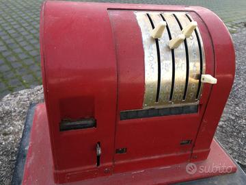 Registratore di cassa RIV a manovella anni 50