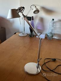Lamapda da tavolo artemide