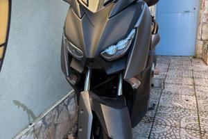 Yamaha xMax 300 del 2017 con meno di 12000 km