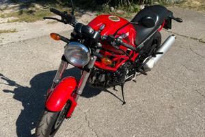 Ducati Monster 695 - 9904 km