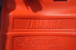 Tanica benzina x 3 . 1 yamaha