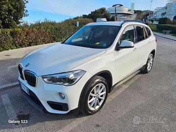BMW X1  trazione integrale bianca