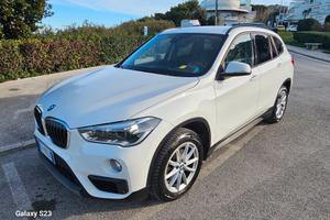 BMW X1  trazione integrale bianca