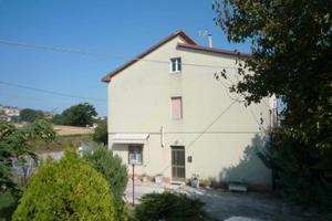 Campocavallo di osimo ( rif. e96-3566)