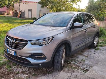Opel Grandland X grigia 2019 1.5 diesel 131 CV