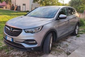 Opel Grandland X grigia 2019 1.5 diesel 131 CV