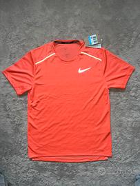 T-shirt nike running
