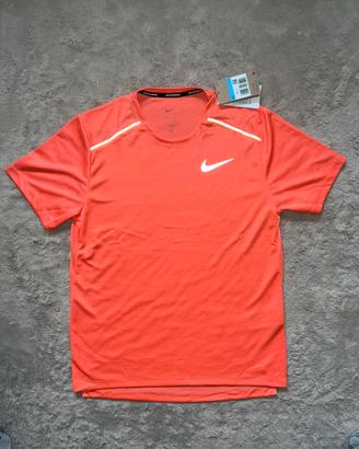 T-shirt nike running