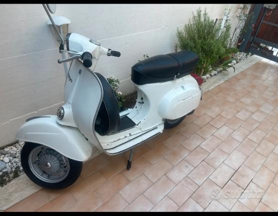 Vespa primavera special