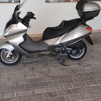 Aprilia Atlantic 200cc.