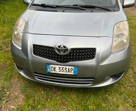 Toyota,yaris,toyota yaris,auto,utilitaria