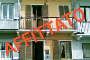 Casa indipendente di 70 m² con 3 locali e box auto