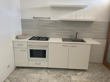 cucina ikea competa di elettromestico