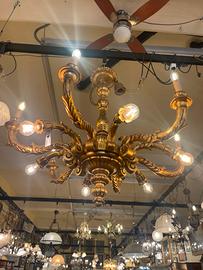 lampadario antico legno oro