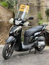 Honda  sh 300
