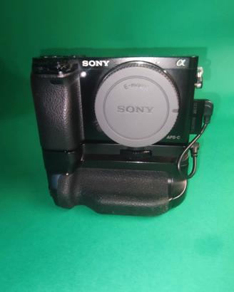  Sony Alpha A6000 in buone condizione 