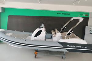 Gommone PREDATOR 700 Touring 740