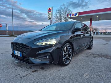 Ford focus st line
