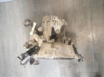 Cambio Peugeot 208 1.2 benzina 3 cilindri (2018)